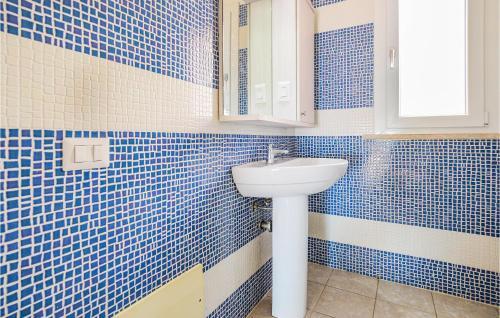 Stunning Home In Cavo With Wifi And 2 Bedrooms