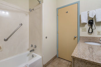 Hotel Baymont Inn And Suites Temple