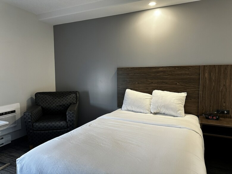Chateau Regina Hotel And Suites
