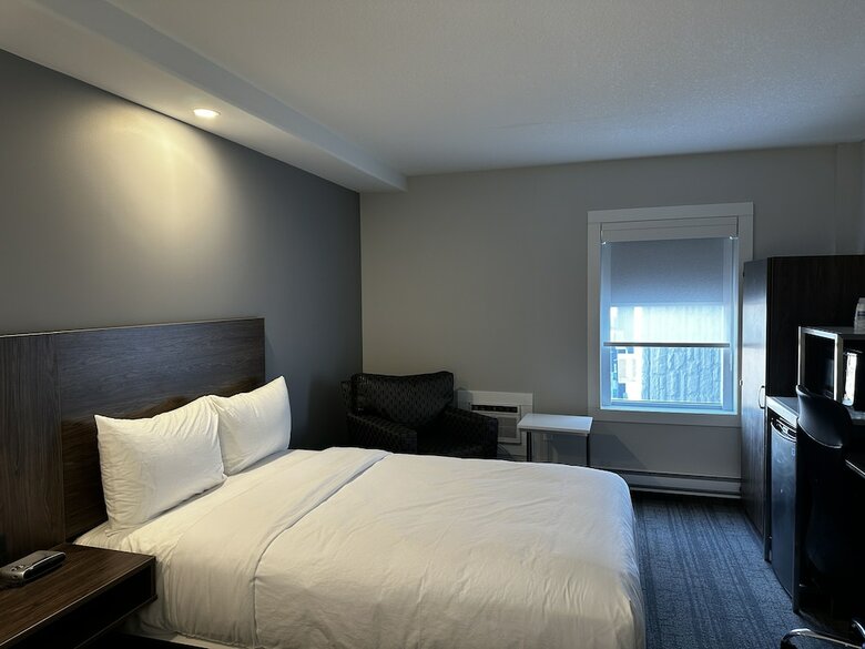 Chateau Regina Hotel And Suites
