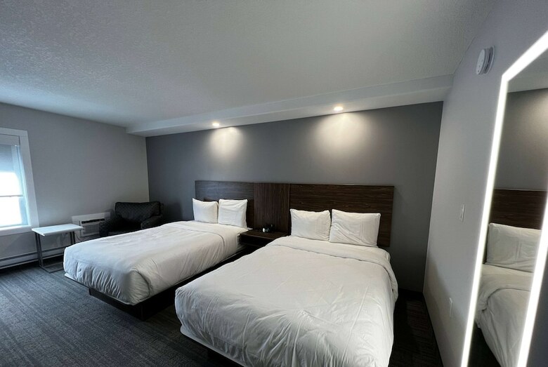 Chateau Regina Hotel And Suites
