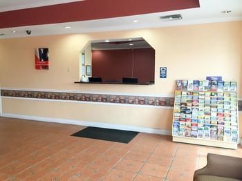 Inn And Suites Motel Englewood