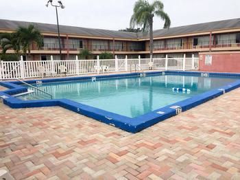 Inn And Suites Motel Englewood