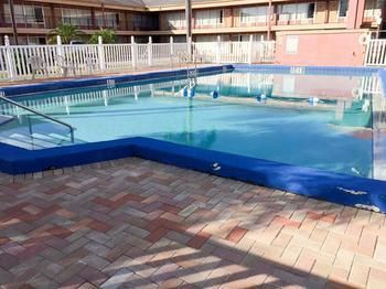 Inn And Suites Motel Englewood