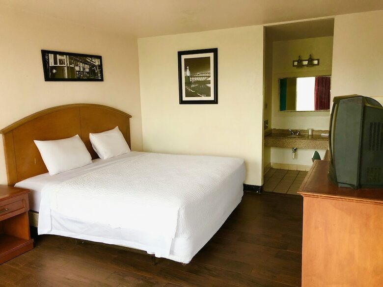Hotel Bossier Inn And Suites