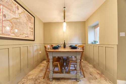 Host & Stay - Percy Cottage
