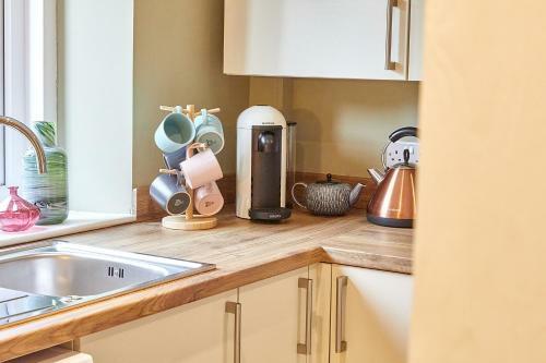 Host & Stay - Percy Cottage
