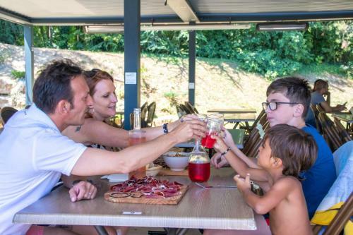 Camping Les Portes Du Beaujolais
