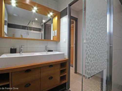 G�te Antoigny, 3 Pi�ces, 5 Personnes - Fr-1-497-14