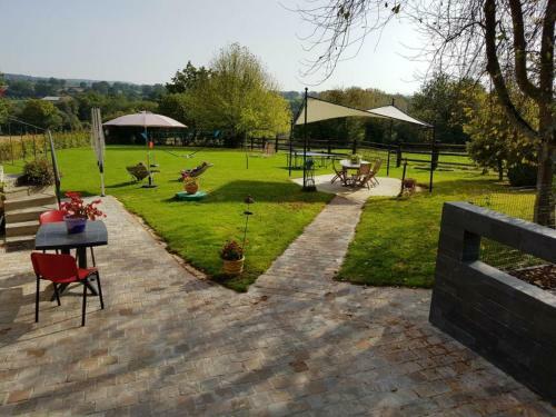 G�te Antoigny, 3 Pi�ces, 5 Personnes - Fr-1-497-14