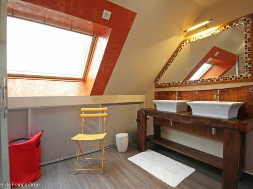 G�te Antoigny, 3 Pi�ces, 5 Personnes - Fr-1-497-14