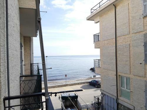 Apartamento Uno Scorcio Di Mare