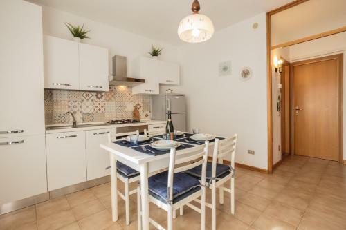 Apartamento In Centro E Al Mare - Casa Con Terrazzo E Netflix