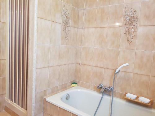 Apartamento Albergo Diffuso Millepapaverirossi Casa Ruggero Intera
