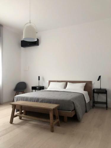 Hostal Whiterooms
