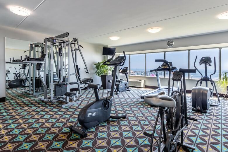 Best Western Plus Sandcastle Beachfront Hotel