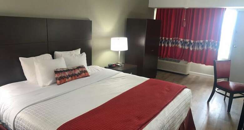 Best Western Plus Sandcastle Beachfront Hotel