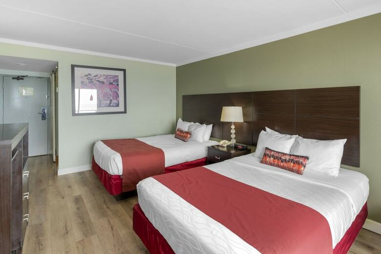 Best Western Plus Sandcastle Beachfront Hotel