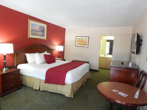 Hotel Ramada Inn And Conference Center