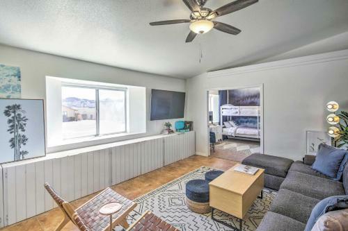 Havasu Hideaway With Pool Deck, 5 Mi To Lake!