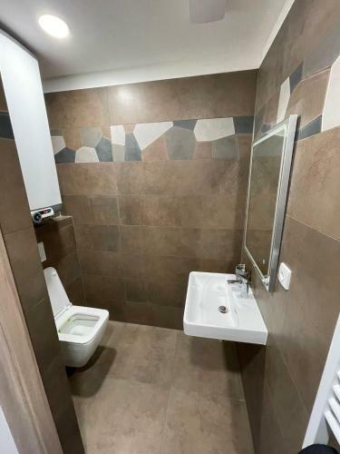 Apartm�ny B. N?mcov�