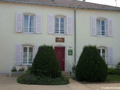 G�te Attign�ville, 5 Pi�ces, 8 Personnes - Fr-1-589-1