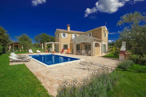 Villa Larisa