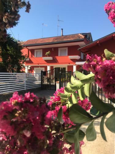 B&B Red Village