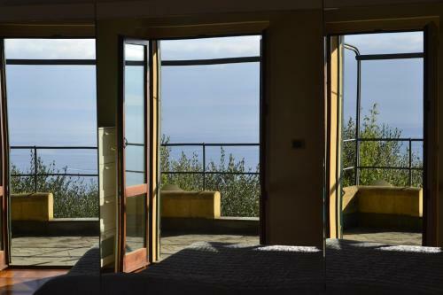 Chesapeake House Chiavari