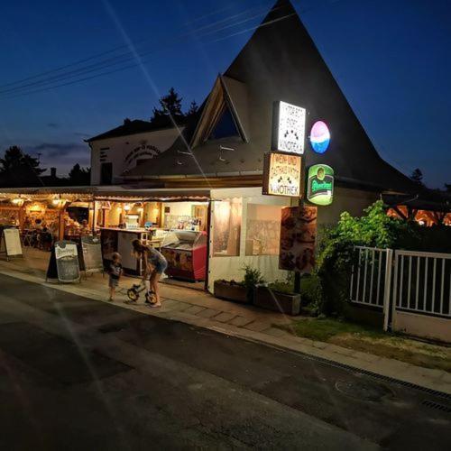 Bed & Breakfast Viktor Bor- �s Vend�gh�z****