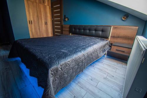 Adam Apartman