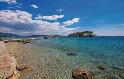 Nice Home In Banjol With 3 Bedrooms