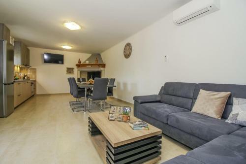 Martina In Prhati - Haus F�r 6-8 Personen