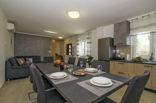 Martina In Prhati - Haus F�r 6-8 Personen