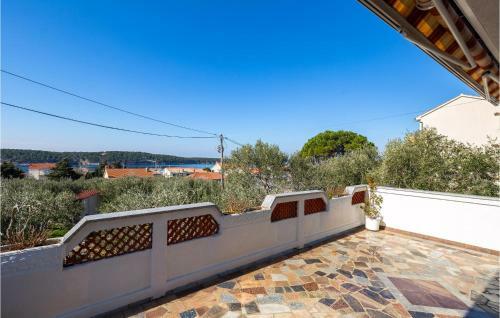 Nice Apartment In Barbat With 2 Bedrooms