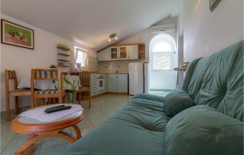 Awesome Apartment In Barbat Na Rabu With 1 Bedrooms