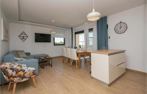 Nice Apartment In Baska Voda With 2 Bedrooms
