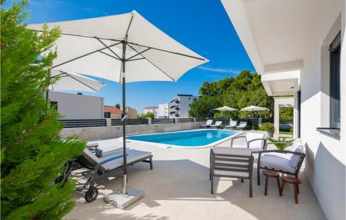 Nice Apartment In Baska Voda With 2 Bedrooms