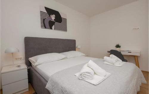 Nice Apartment In Baska Voda With 2 Bedrooms