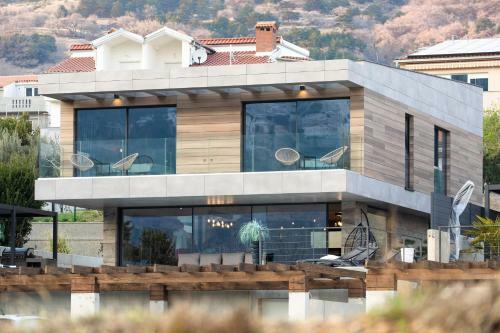Luxury Villa Grandiosa With Sauna And Jacuzzi
