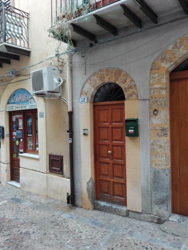 Ruggero House