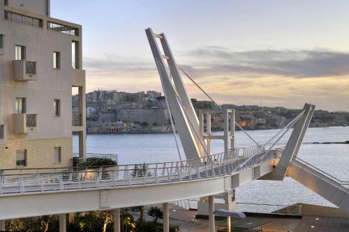 Modern 2 Bedroom Apartment In St Julians