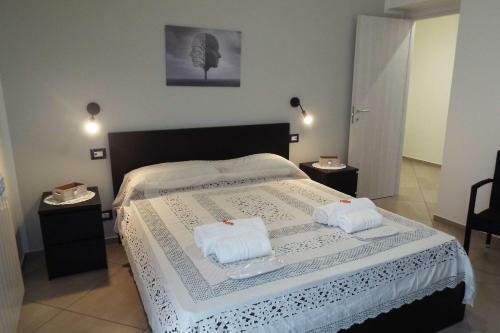 Cefal� Studio Room And Apartments