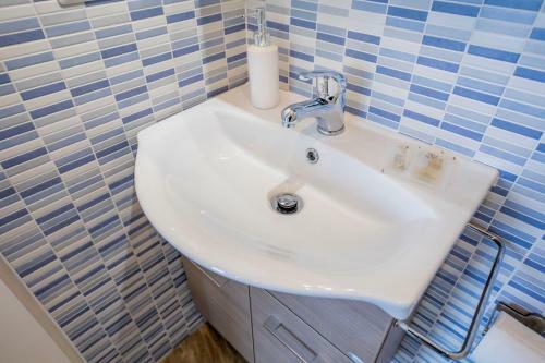 Borgo Marino Suite B&B