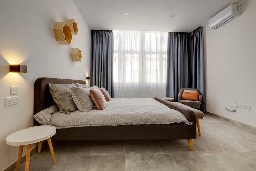 Perfect Location, Modern 2br Apartment