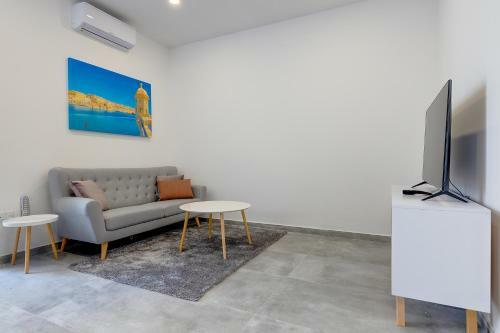 Perfect Location, Idyllic 2br Apartment