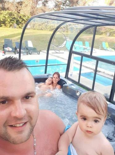 Hostal K�z�pajta Nyaral�