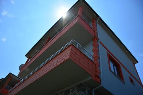 Tay Villa