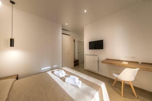 Hostal Coresi Rooms