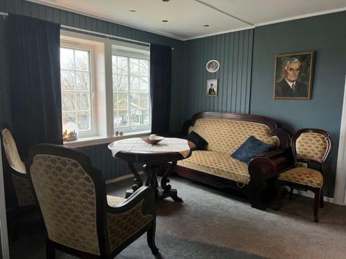 Villa Sjarmerende Hus Med Veldig Stort Uteareal.